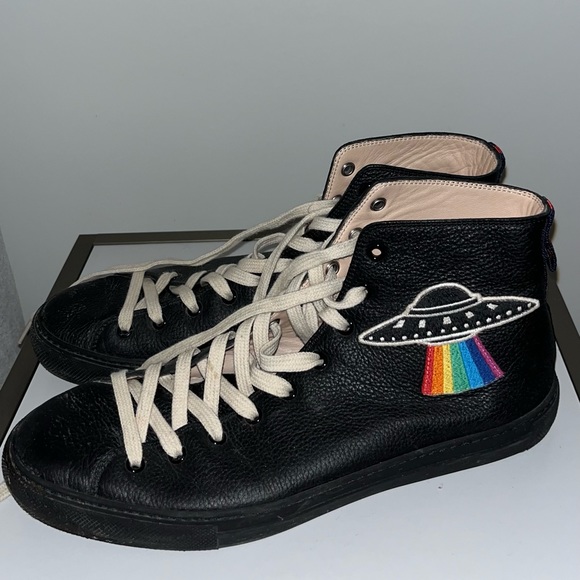 Gucci Shoes for Men - Picture 2 of 4